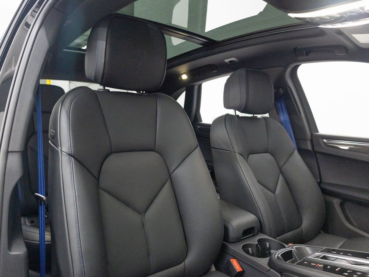 New 2026 Porsche Macan Turbo image 27