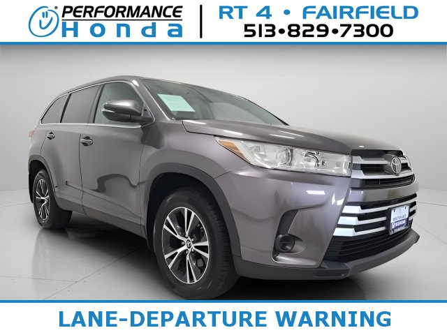 Used 2019 Toyota Highlander LE FWD image 1