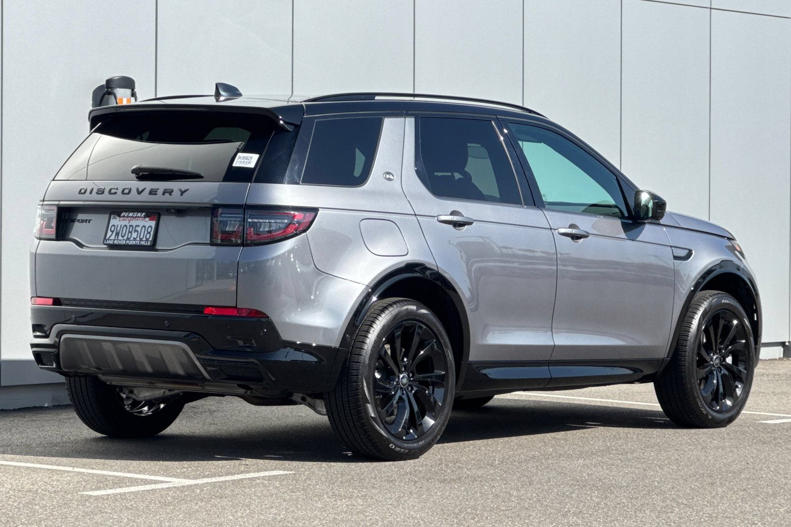 Certified 2025 Land Rover Discovery Sport Dynamic SE AWD/4WD image 5