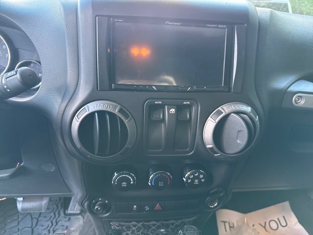 Used 2015 Jeep Wrangler Sport w/ Quick Order Package 24S AWD/4WD image 19