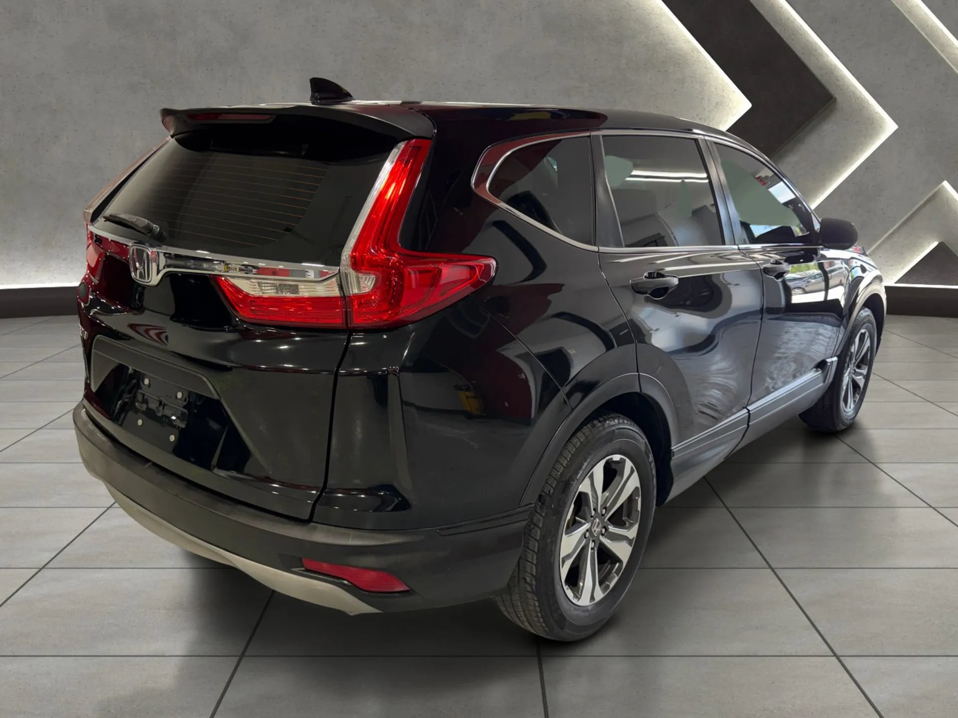 Used 2018 Honda CR-V LX image 3