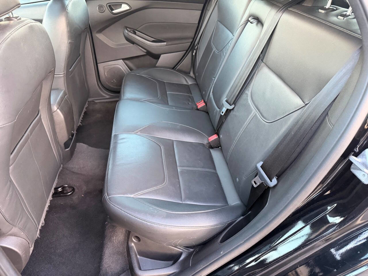 Used 2017 Ford Focus Titanium image 14