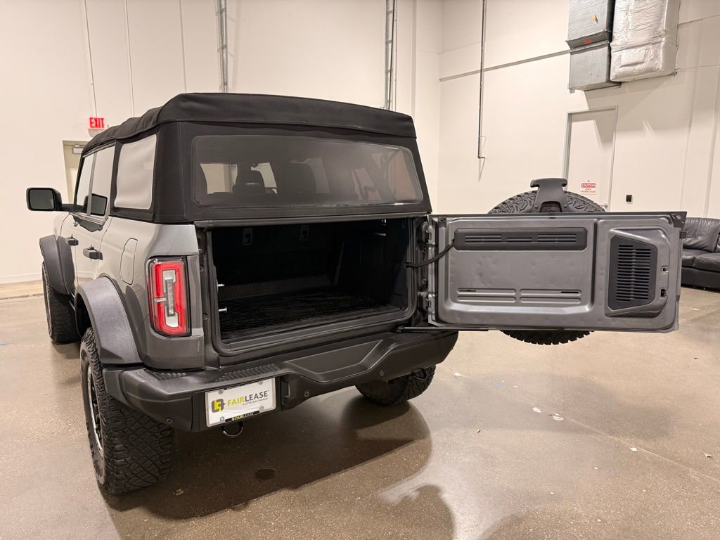 Used 2023 Ford Bronco Badlands image 9
