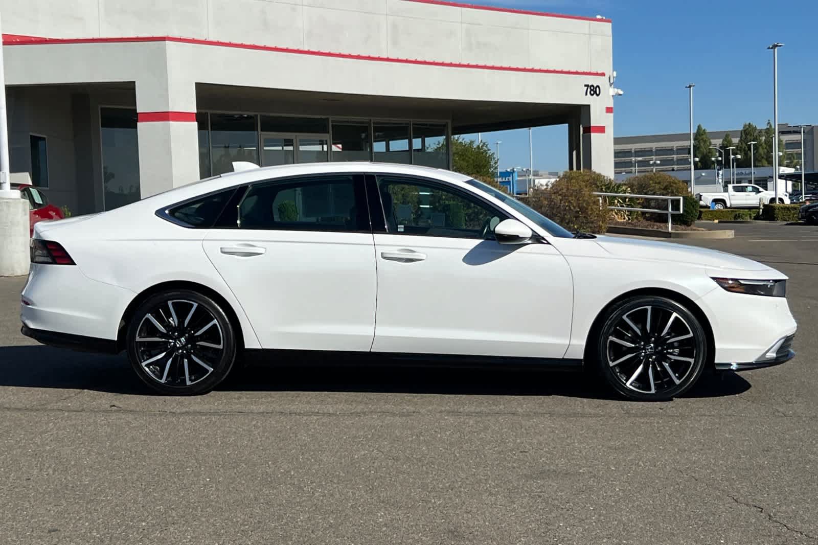 Used 2025 Honda Accord Touring image 6