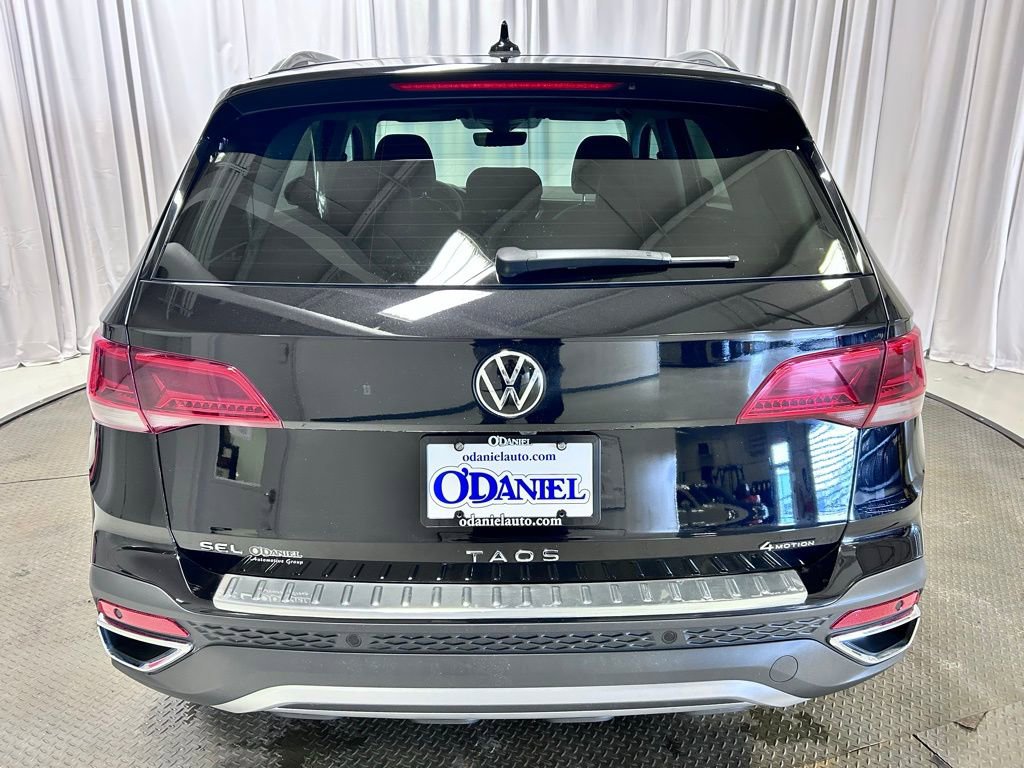 Used 2022 Volkswagen Taos SEL image 28