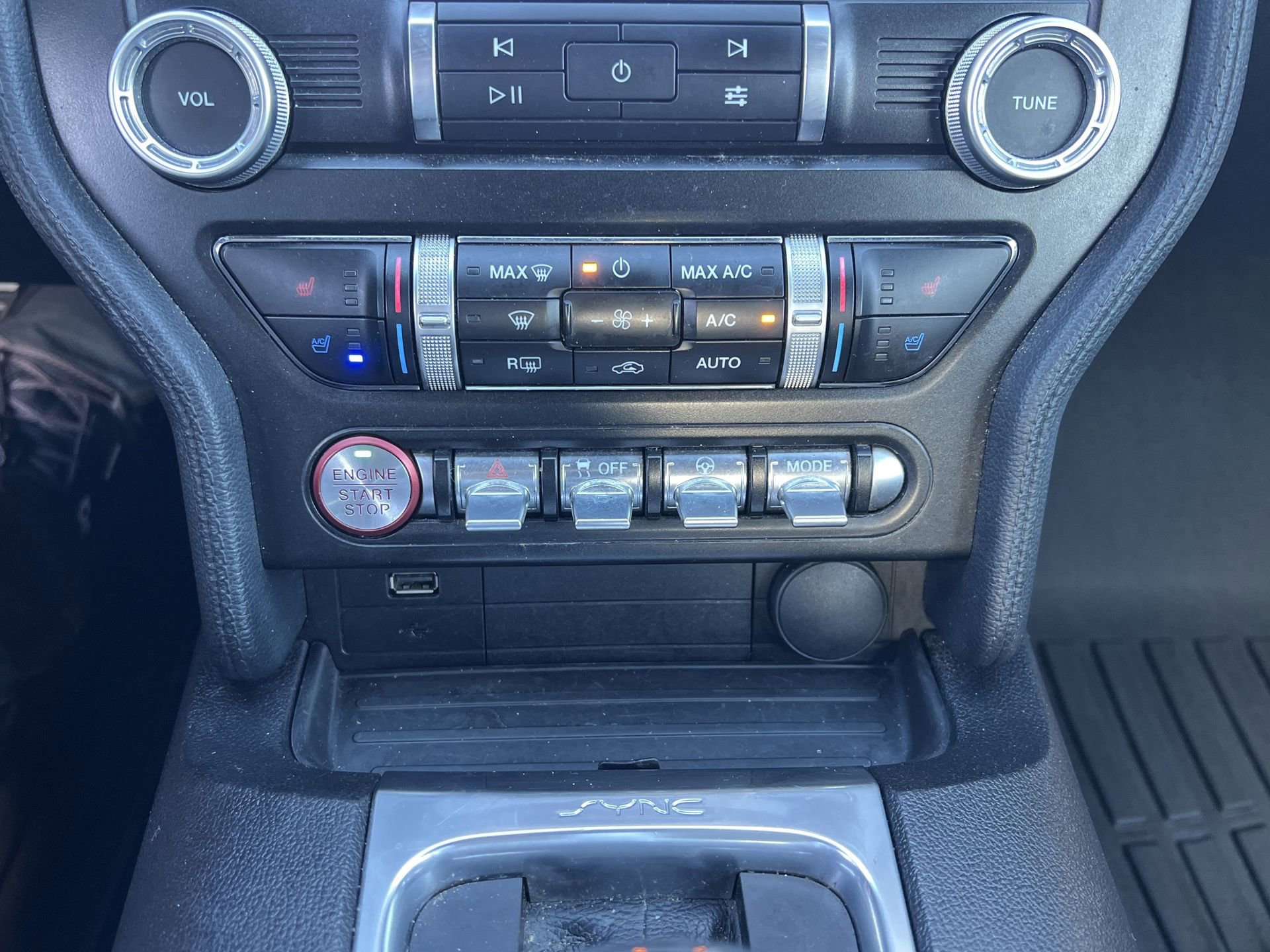 Used 2020 Ford Mustang Premium image 9