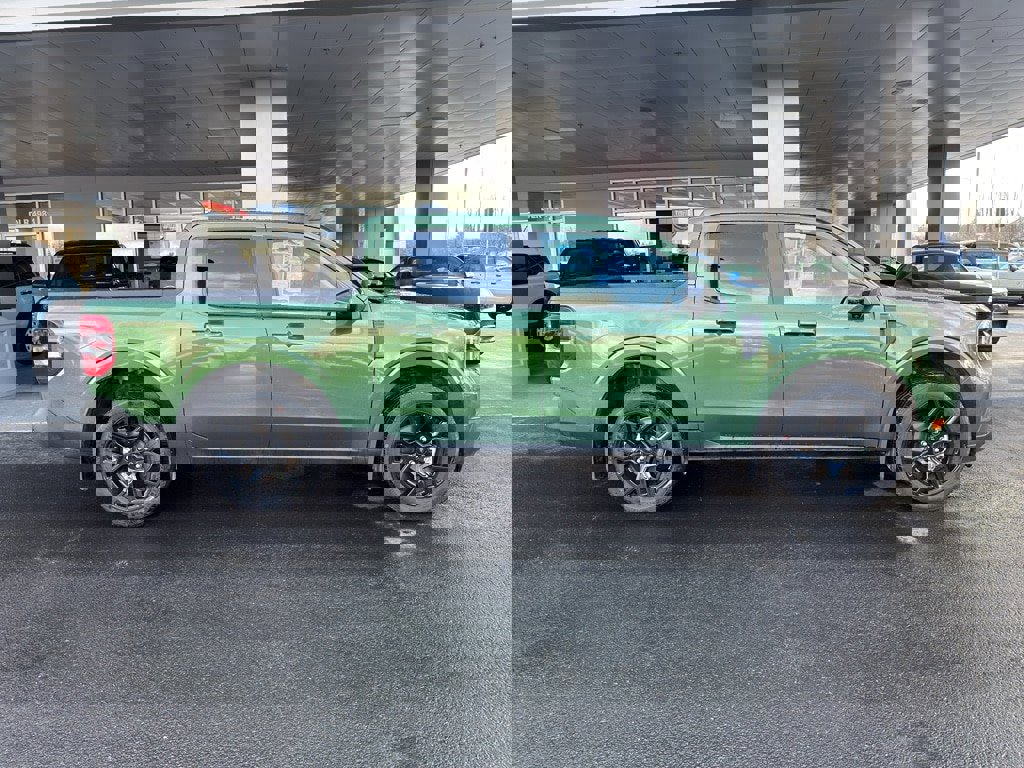 New 2025 Ford Maverick Lariat w/ Black Appearance Package image 3