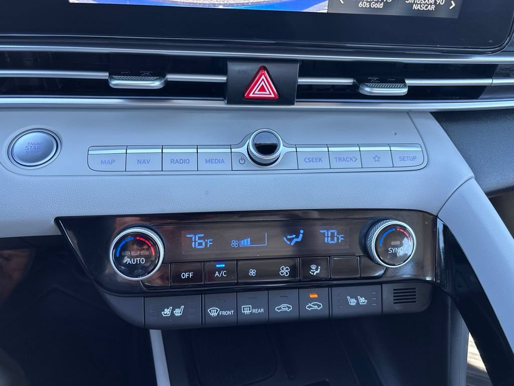 Used 2025 Hyundai Elantra Limited FWD image 25