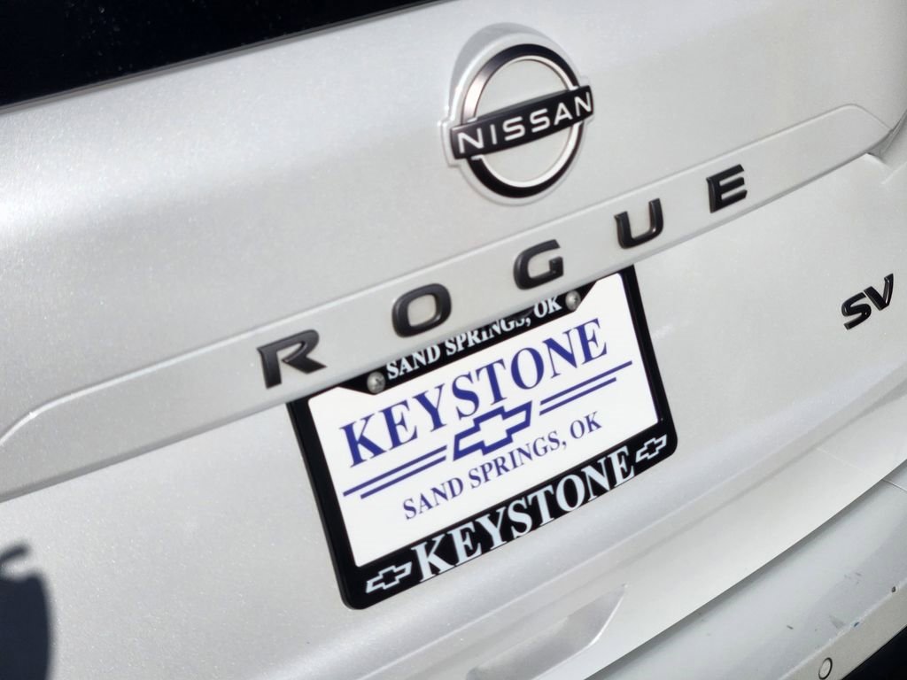 Used 2024 Nissan Rogue SV image 11