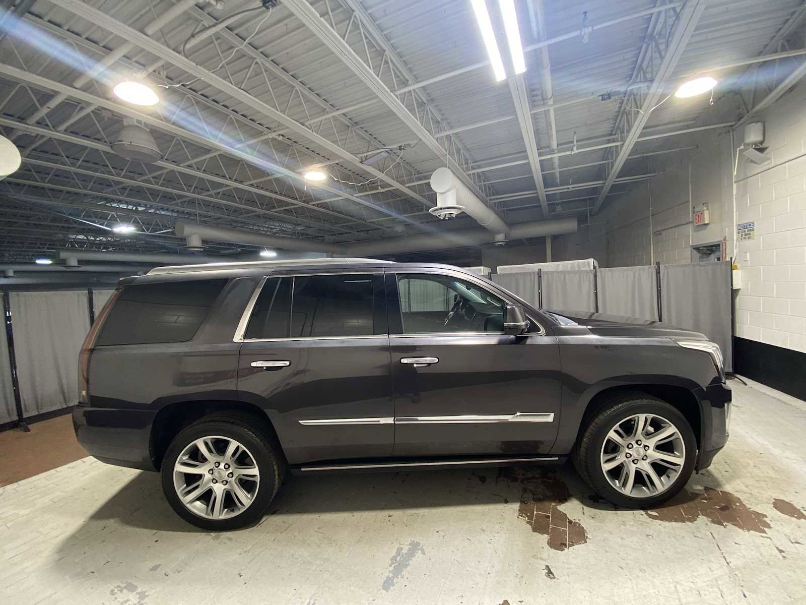 Used 2015 Cadillac Escalade Premium AWD/4WD image 27