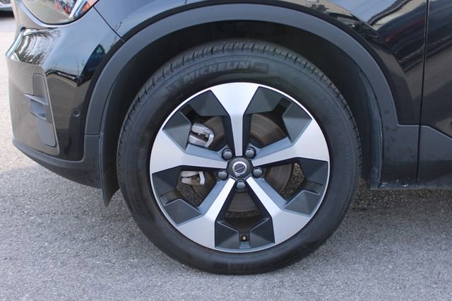 Used 2025 Volvo XC40 B5 Plus AWD/4WD image 34