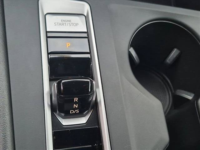 Used 2024 Volkswagen Atlas SE FWD image 12