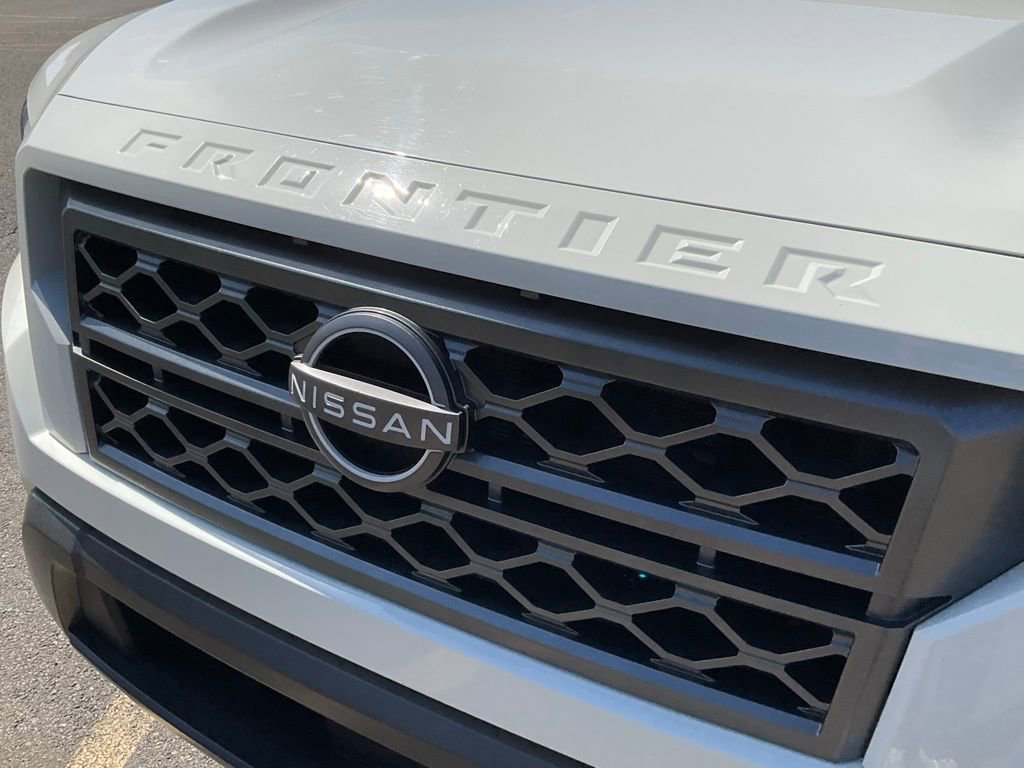 Used 2022 Nissan Frontier SV image 24