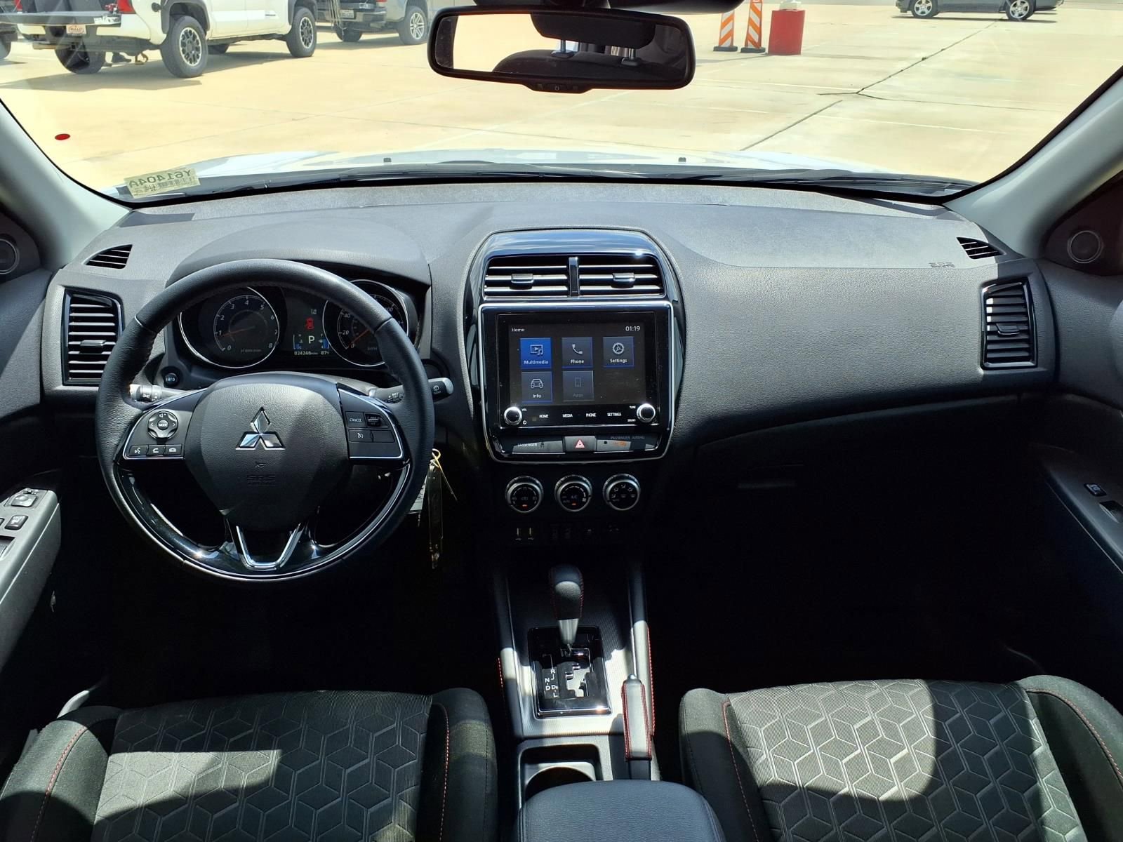Used 2023 Mitsubishi Outlander Sport LE image 10