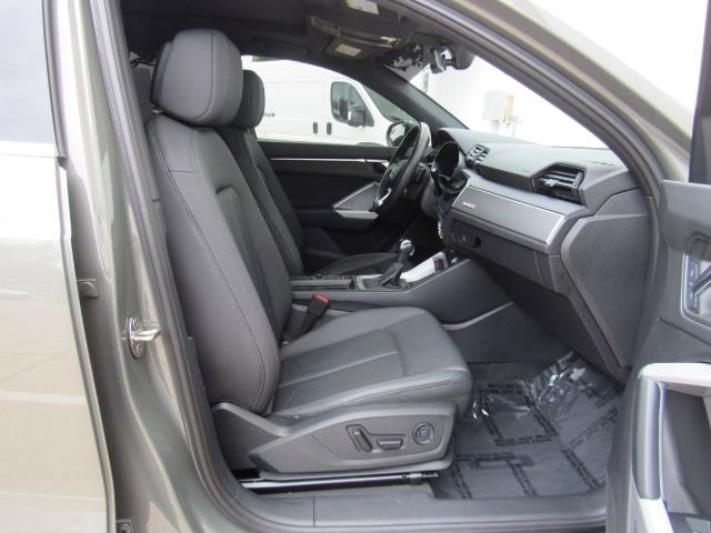 Used 2022 Audi Q3 2.0T Premium Plus w/ Premium Plus Package AWD/4WD image 22