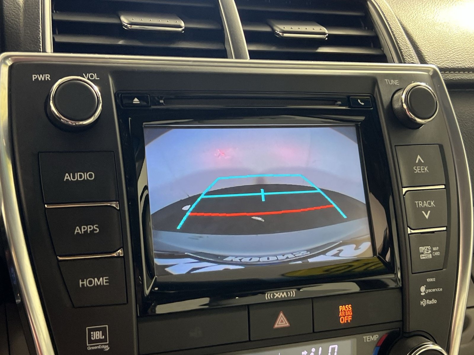 Used 2016 Toyota Camry XLE FWD image 17