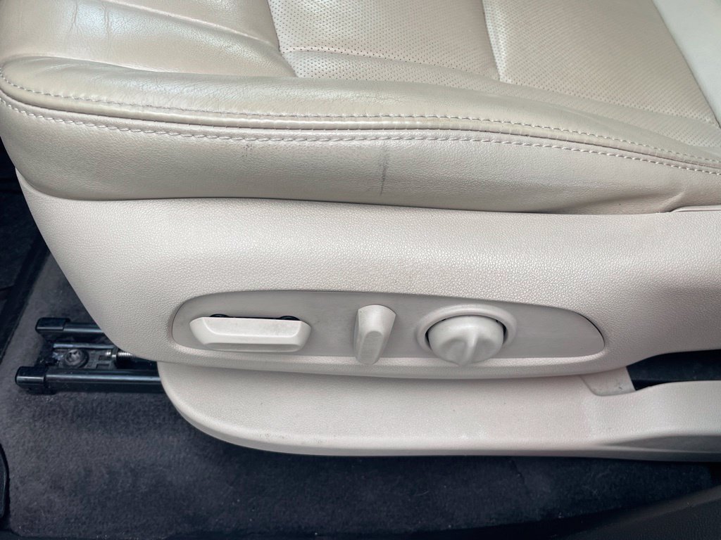Used 2019 Buick Enclave Premium AWD/4WD image 14