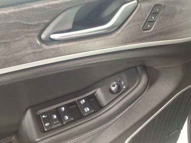 Used 2021 Jeep Grand Cherokee L Limited image 15