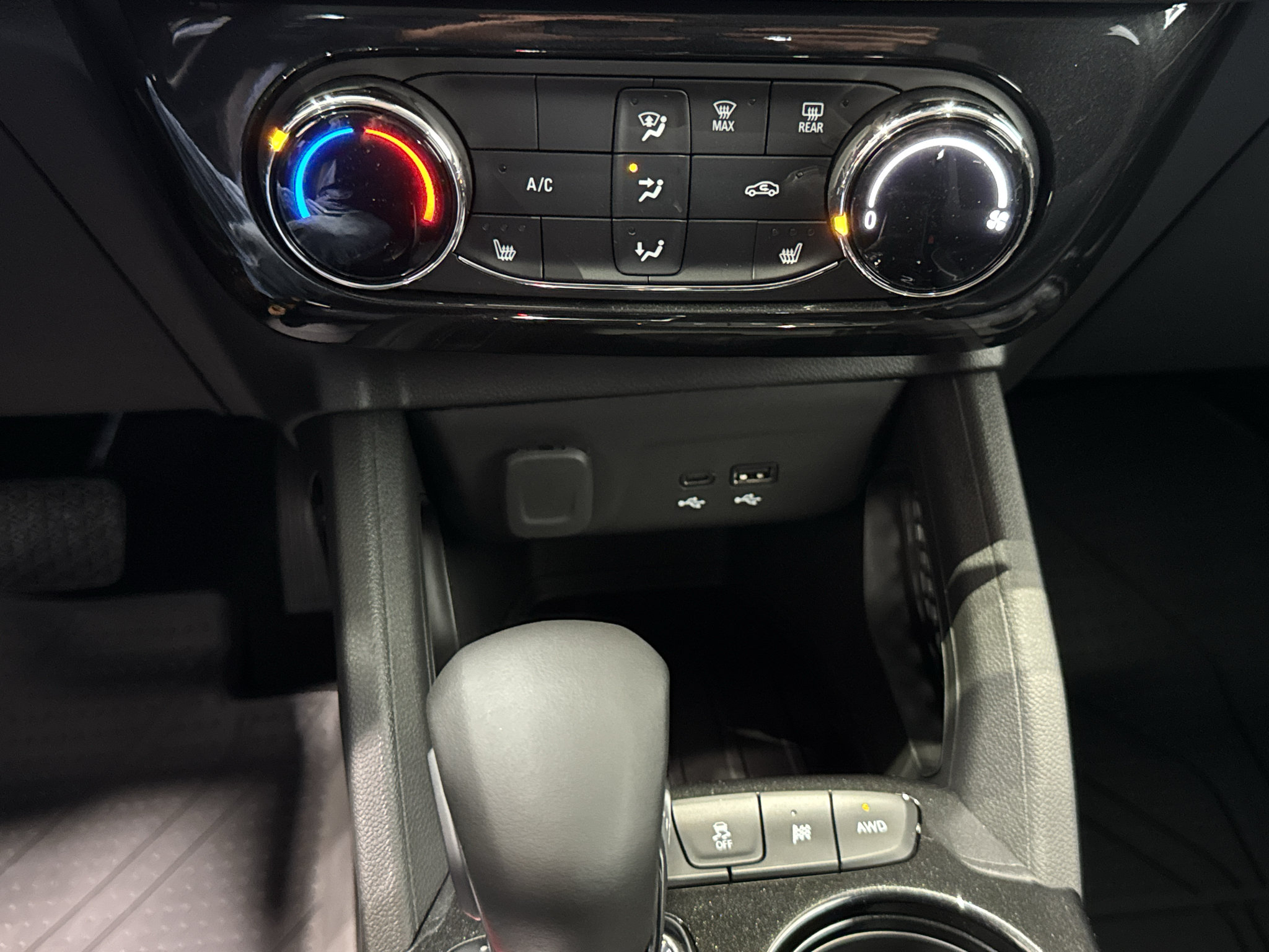 New 2026 Chevrolet TrailBlazer LT w/ LT Cold Weather Package AWD/4WD image 25