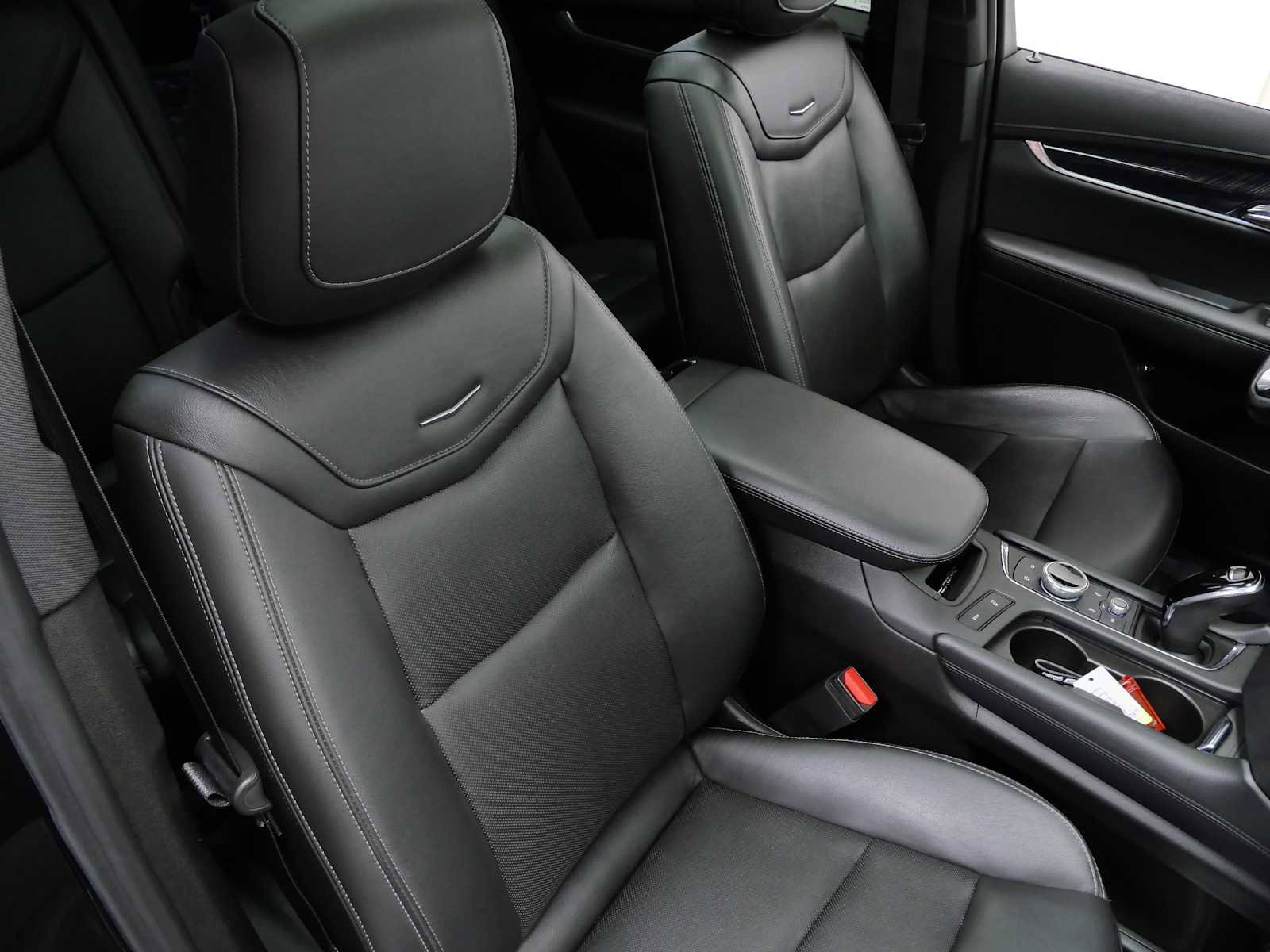 Used 2020 Cadillac XT6 Premium Luxury image 12