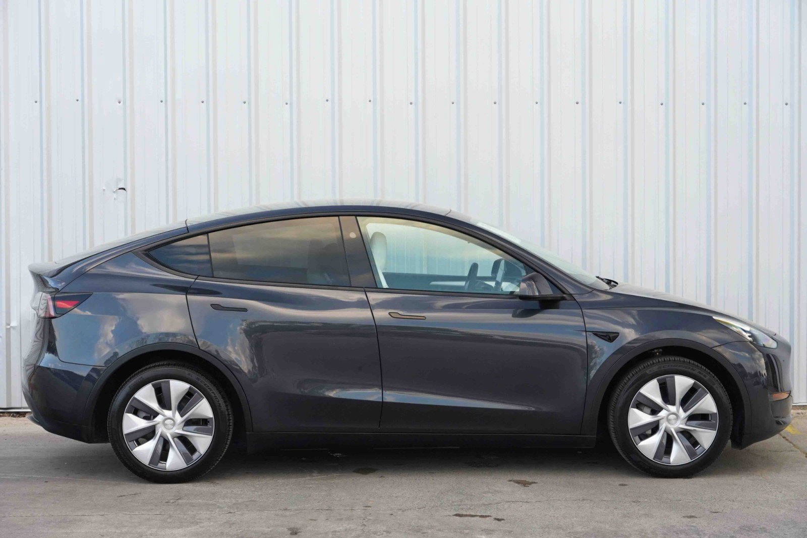 Used 2024 Tesla Model Y Long Range image 52