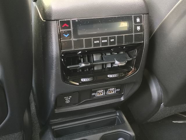 New 2025 Jeep Grand Cherokee L Altitude image 32