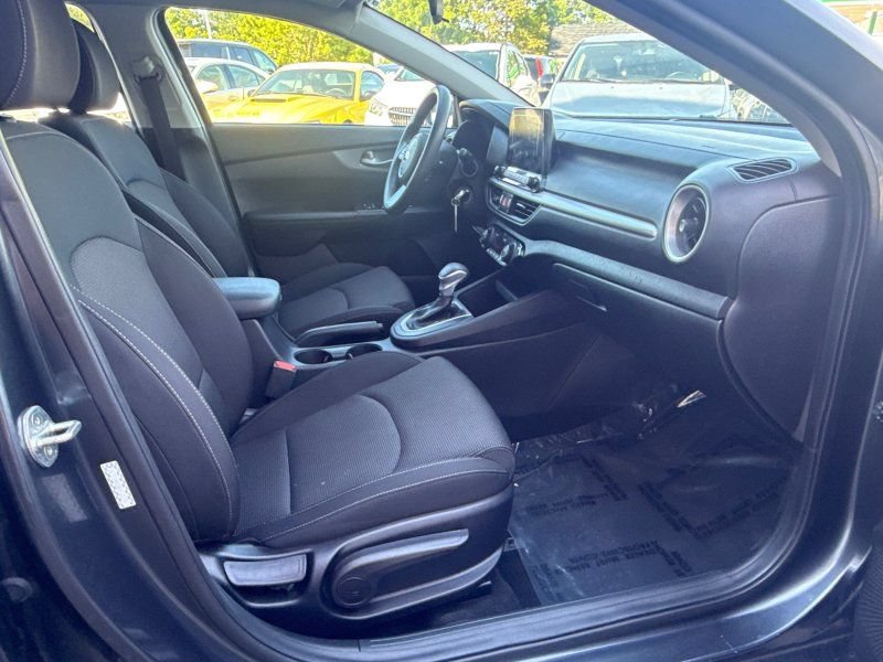 Used 2019 Kia Forte LXS FWD image 17