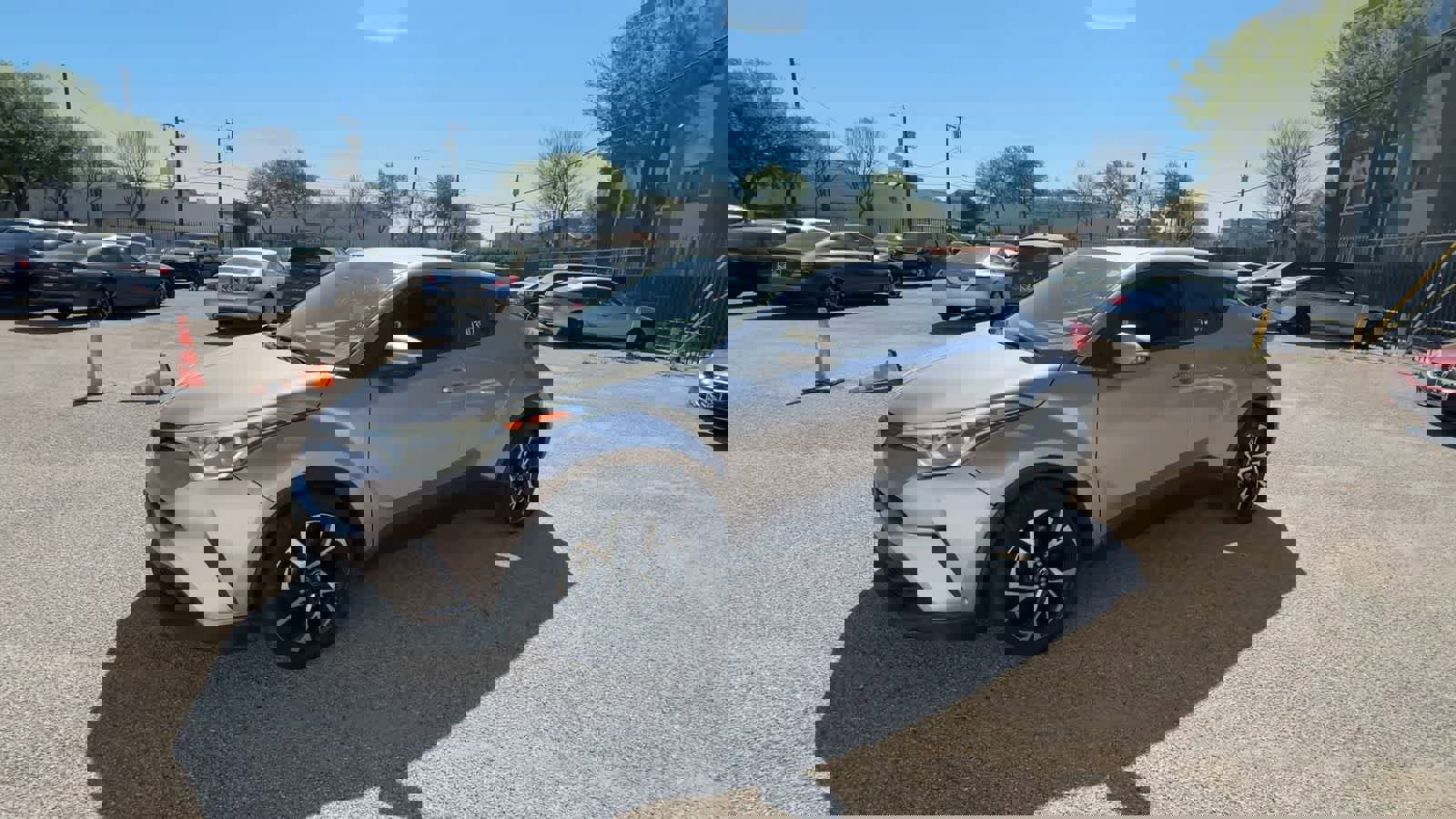 Used 2018 Toyota C-HR XLE image 4