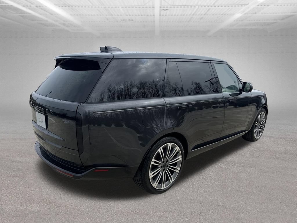 New 2026 Land Rover Range Rover Long Wheelbase SE AWD/4WD image 8