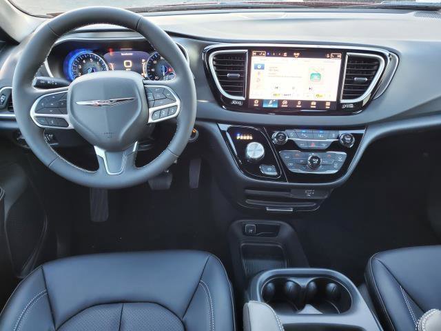 Used 2026 Chrysler Voyager LX image 20