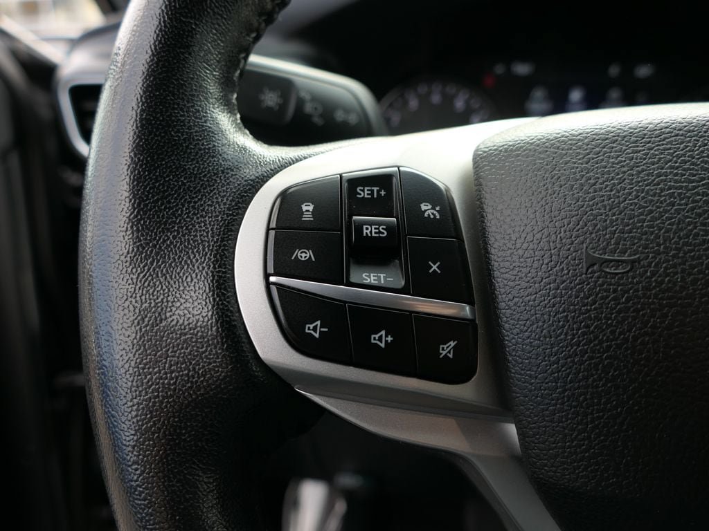 Used 2023 Ford Explorer XLT w/ Equipment Group 202A RWD image 16