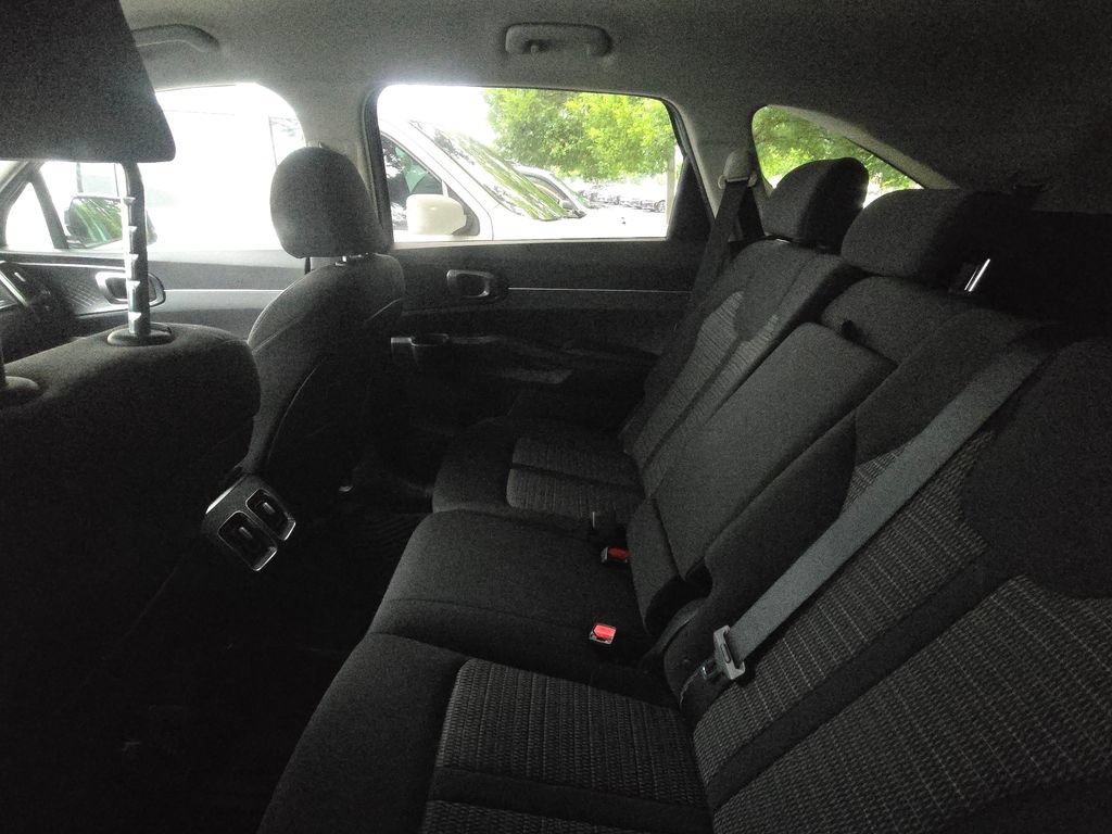 Used 2023 Kia Sorento LX AWD/4WD image 8