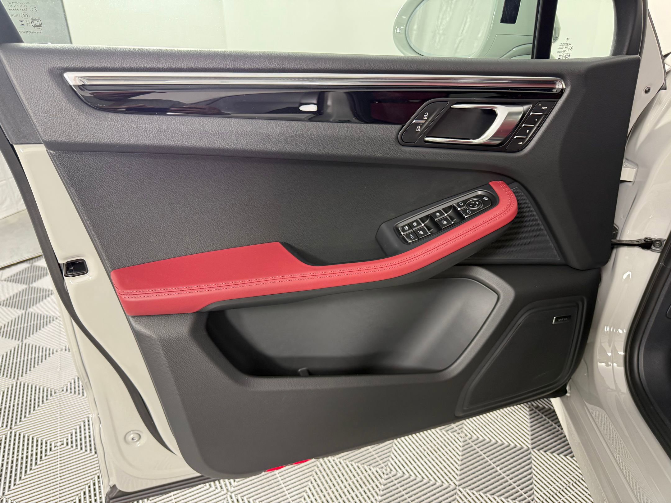 New 2026 Porsche Macan S image 14