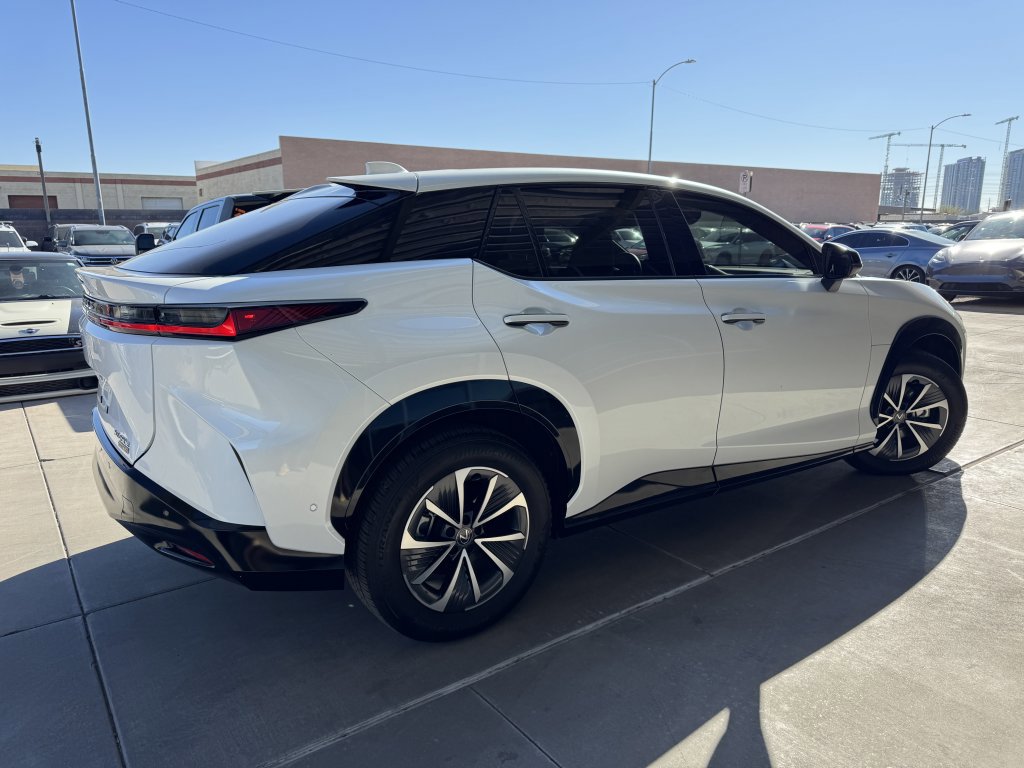 Used 2023 Lexus RZ 450e Premium w/ Technology Package image 4