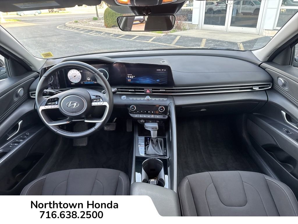 Used 2023 Hyundai Elantra SEL w/ Convenience Package FWD image 21