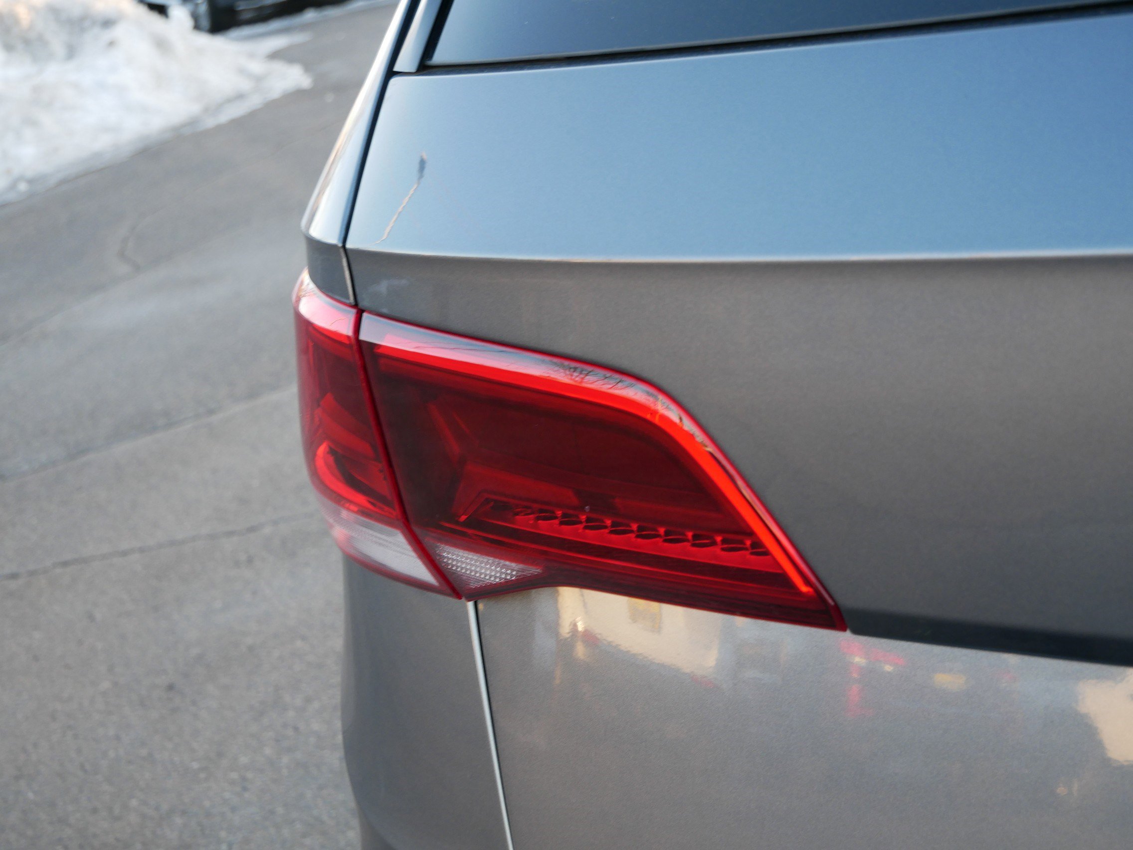 Certified 2024 Volkswagen Taos SE w/ Panoramic Sunroof Package image 17