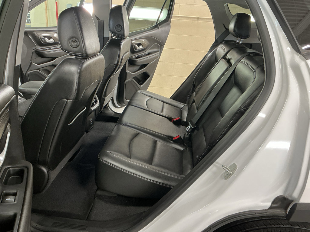Used 2024 GMC Terrain SLT image 13