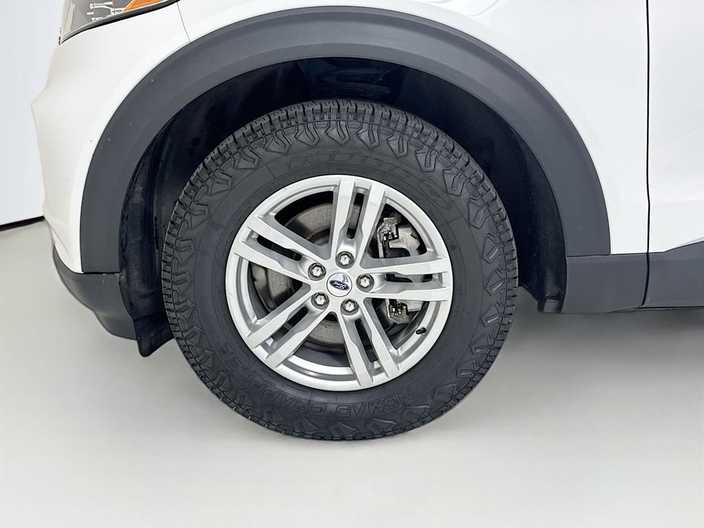 Used 2023 Ford Explorer XLT AWD/4WD image 32