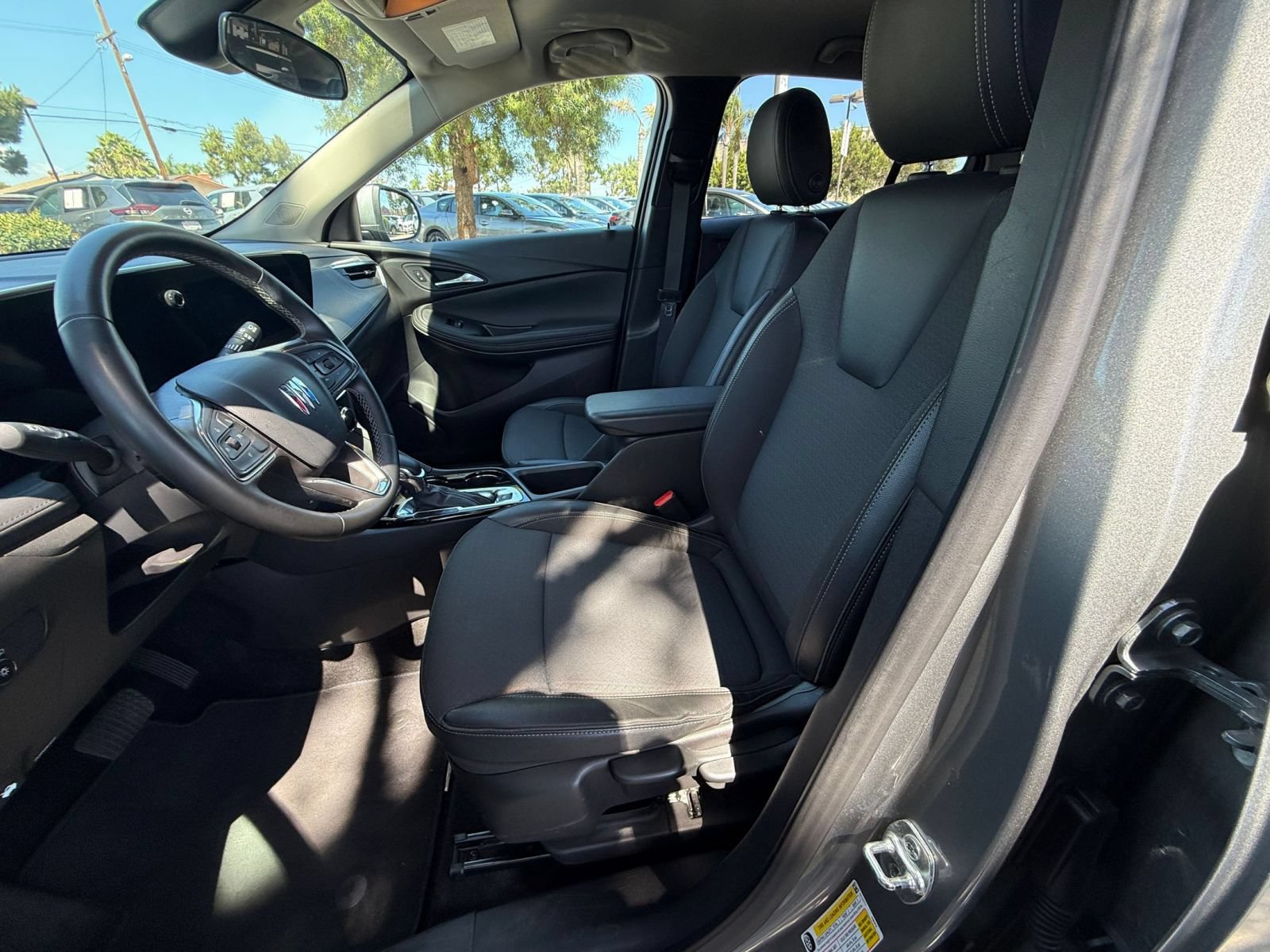 Used 2025 Buick Encore GX Preferred AWD/4WD image 24