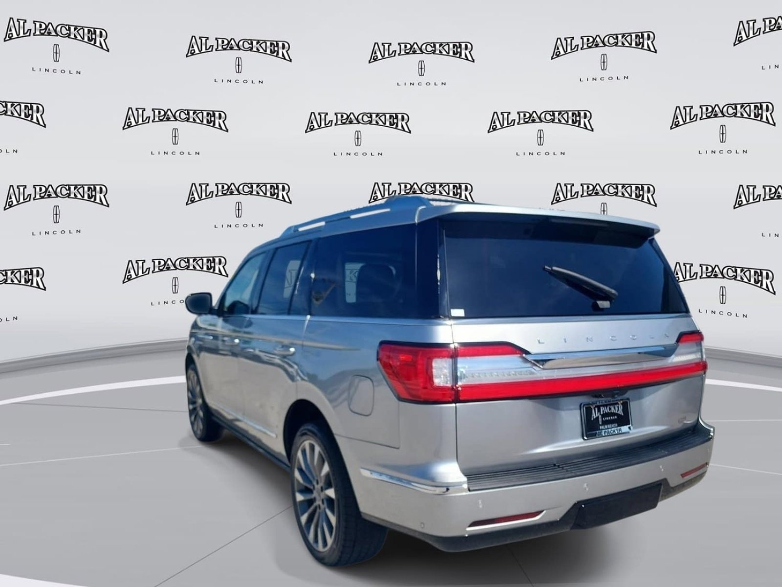 Certified 2020 Lincoln Navigator Reserve w/ Luxury Package RWD image 3