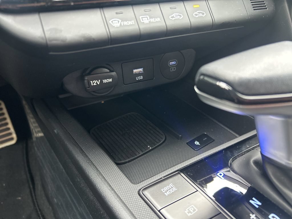 Used 2025 Hyundai Elantra SEL FWD image 17