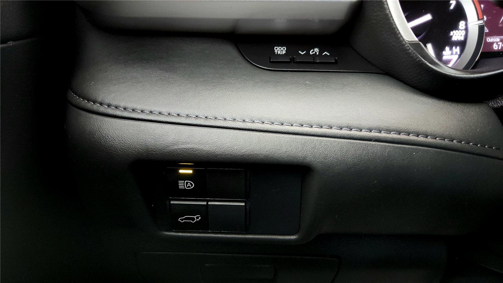 Certified 2021 Toyota Highlander XLE image 43