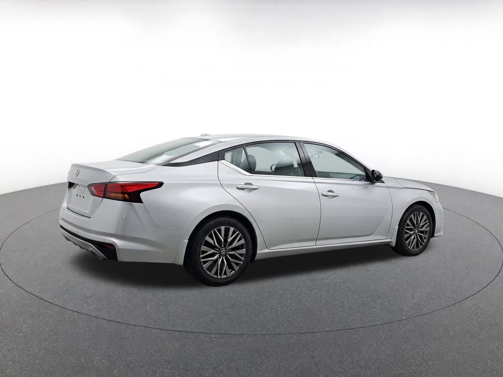 Used 2026 Nissan Altima 2.5 SV FWD image 8