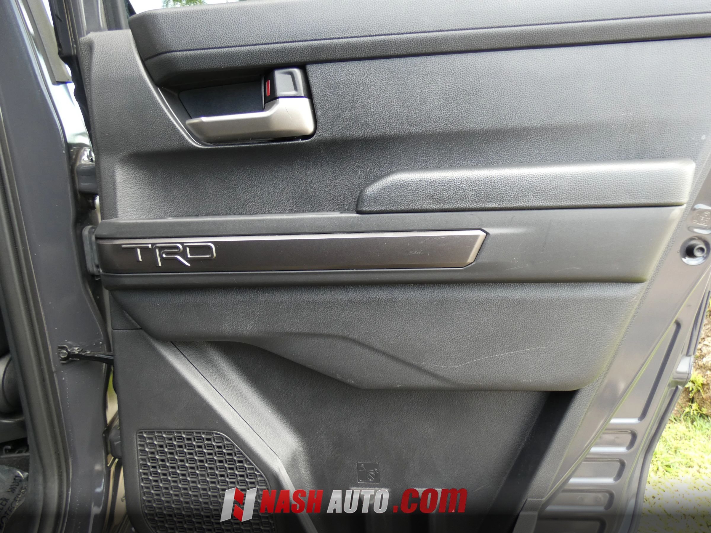 Used 2025 Toyota Tacoma TRD Sport AWD/4WD image 47