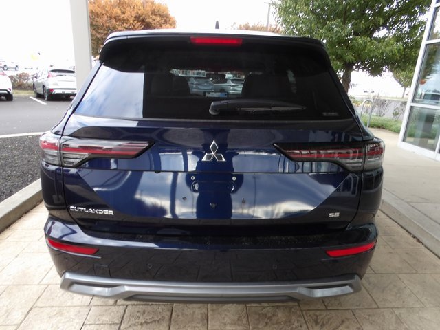 New 2025 Mitsubishi Outlander SE image 6