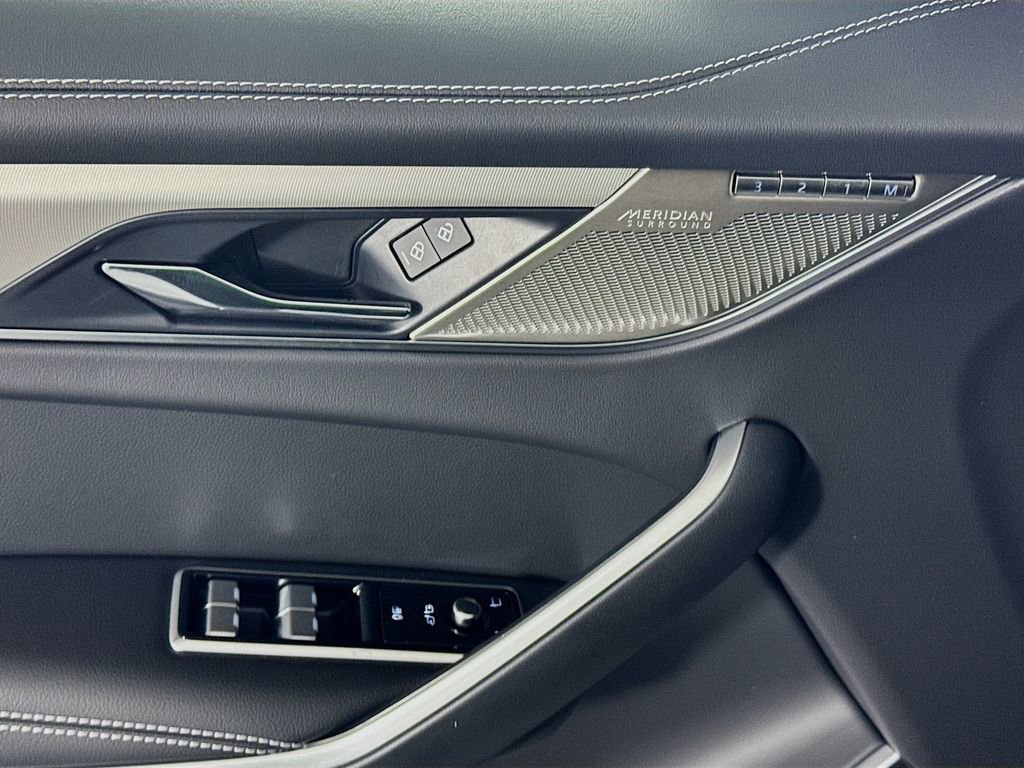 New 2026 Jaguar F-PACE R-Dynamic S image 17