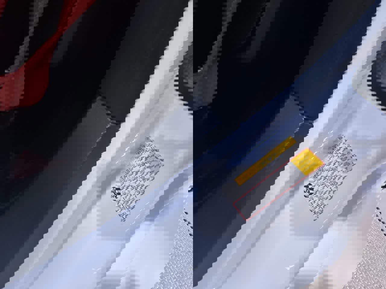 Used 2021 Chevrolet Corvette Stingray Premium Cpe w/ Z51 Performance Package image 41