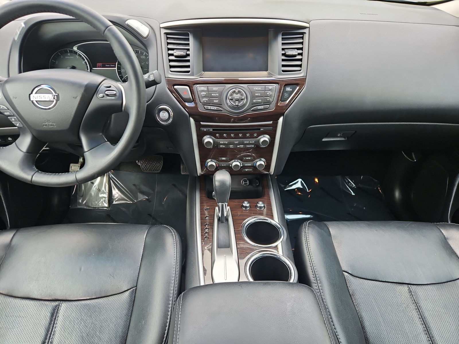 Used 2016 Nissan Pathfinder Platinum FWD image 11