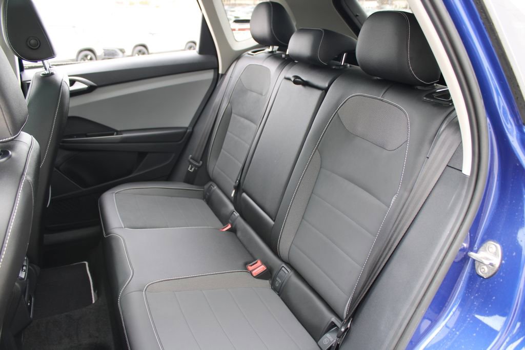 Certified 2023 Volkswagen Taos SE w/ Panoramic Sunroof Package image 22