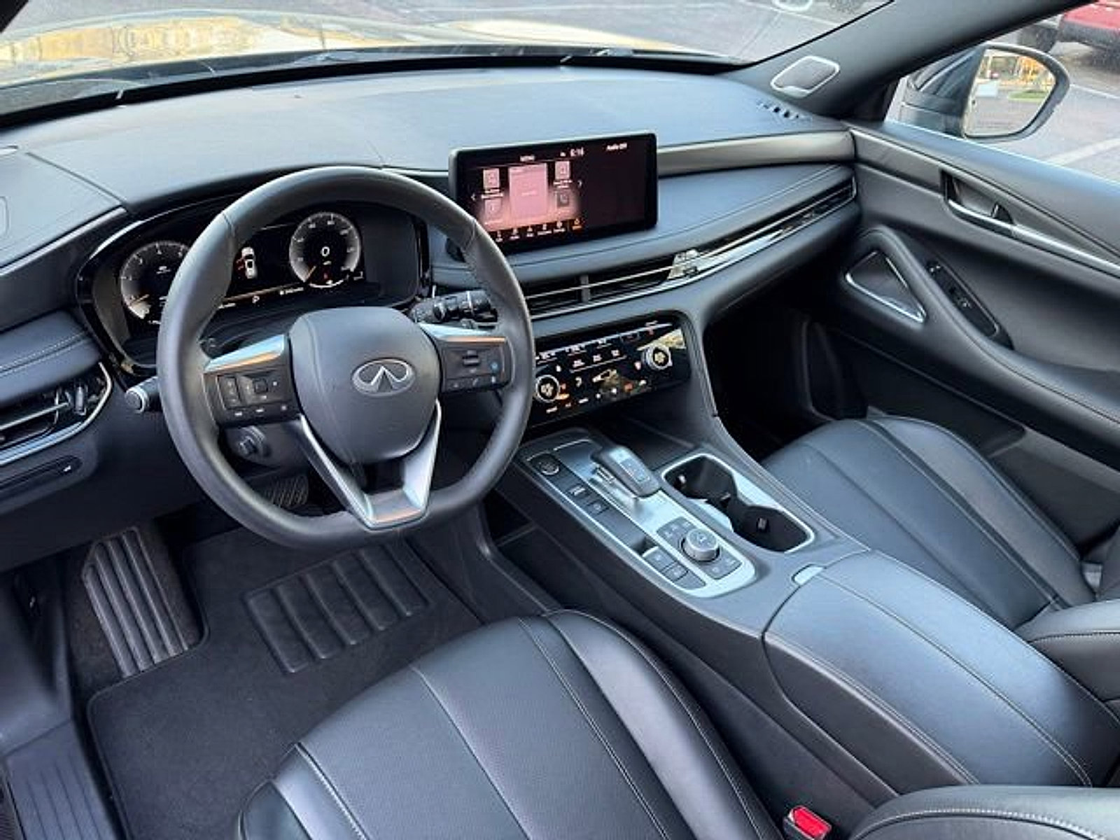 Certified 2025 INFINITI QX60 Luxe w/ Black Edition image 12